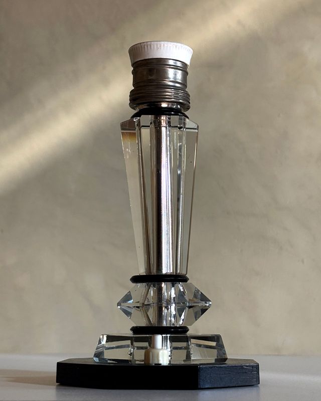 Lampada da tavolo Art Decò in cristallo molato