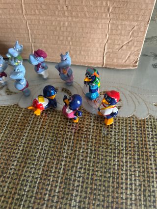Lote figuras coleccion huevos kinder