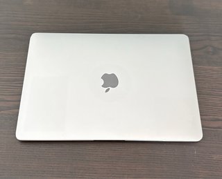 MacBook Air 2018 – i5 | 8GB RAM | 256GB SSD