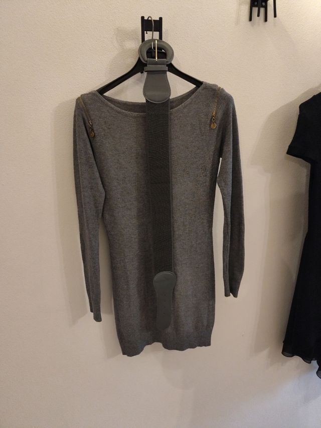 Vestito grigio con cintura