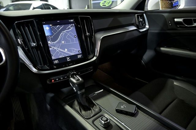 Volvo V60   2.0 D4 AUTO PRO 