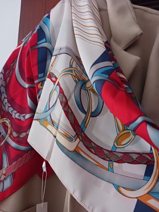 Pañuelo foulard tacto seda nuevo con etiquetas 🏷
