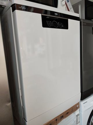 Lavavajillas libre instalación  - BEKO b300 B