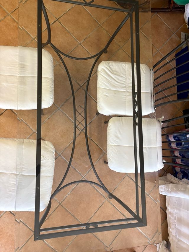 Tavolo vetro e metallo