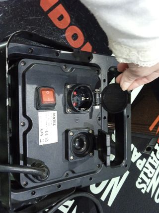 Proyector con altavoz