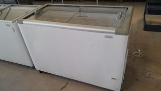 Congelador 1.30m tapa cristal corredera