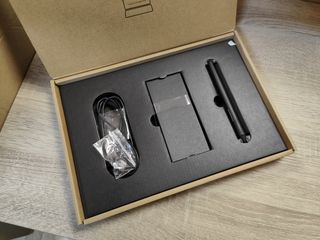 Wacom Pantalla con Lápiz Diseño 