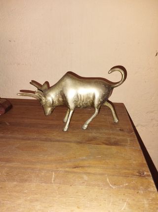 Figura de bronce