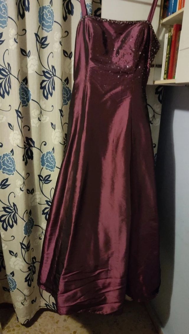 Vestido fiesta color vino tinto