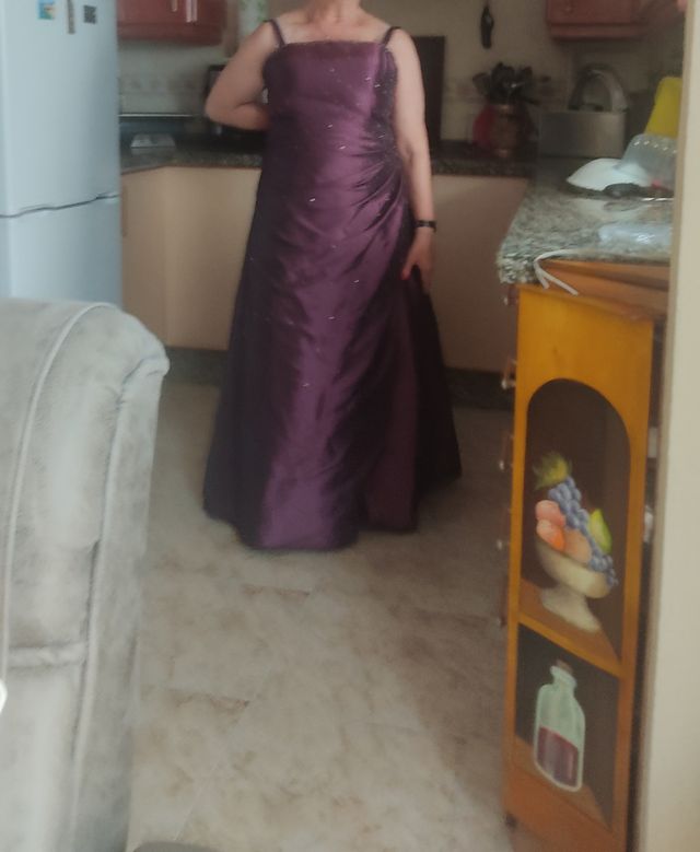 Vestido fiesta color vino tinto