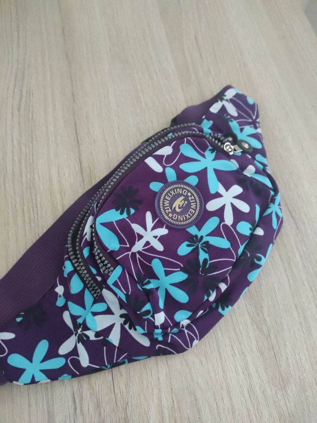 2 Riñoneras nuevas 8 cada una