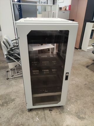 Armario Rack Metálico con equipo sonido