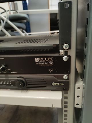 Armario Rack Metálico con equipo sonido