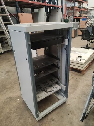 Armario Rack Metálico con equipo sonido
