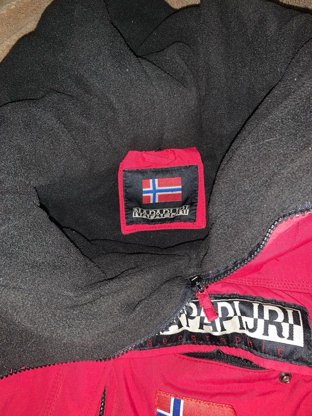 Cazadora napapijri roja