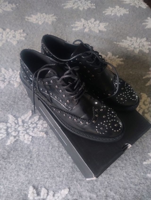 Stringate con borchie NUOVE Primadonna