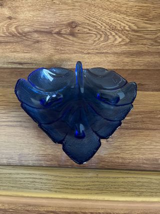 Fuente cristal con forma de hoja