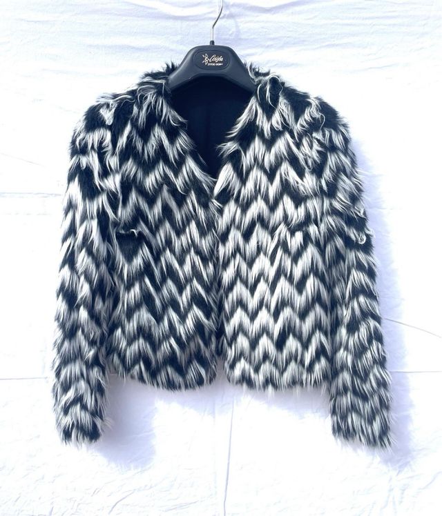 Chaqueta corta de pelo