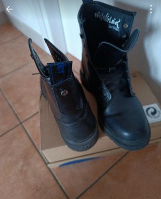 Anfibi uomo misura 41