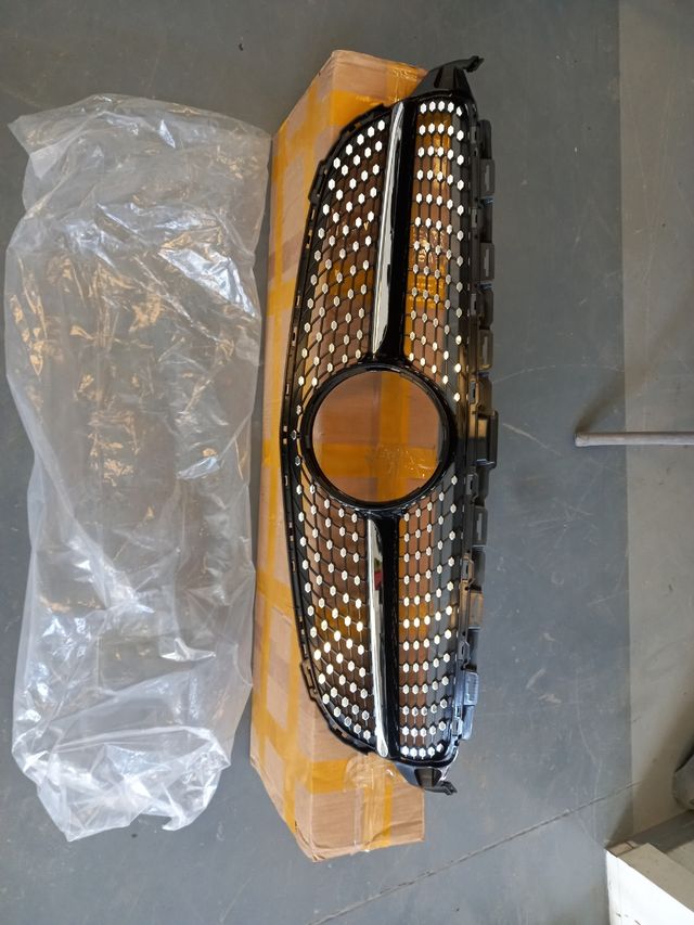 Parrilla delantera mercedes