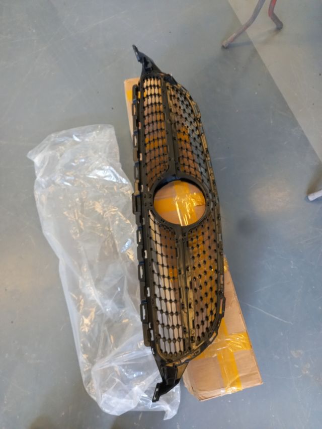 Parrilla delantera mercedes