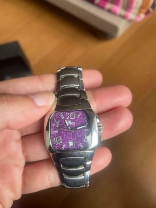 Reloj lotus morado