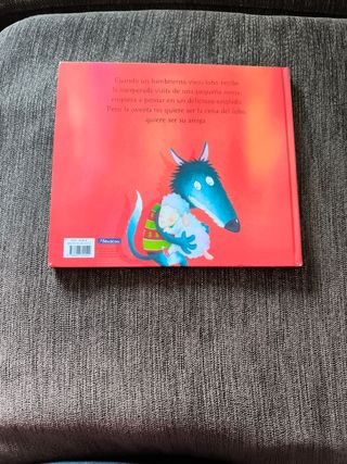 La ovejita que vino a cenar / The Little Lamb that Came to Dinner (Spanish Edition)