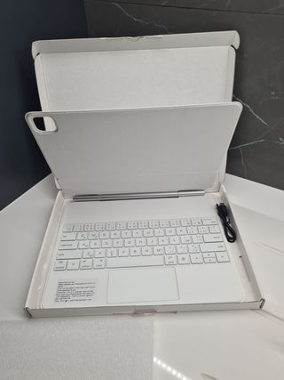 Teclado de suspensão magnética para iPad