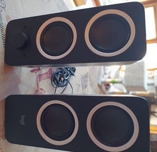 Altavoces Logitech Z200 2.0