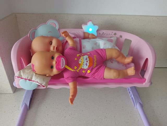 Nenuco cunita duerme conmigo, luz música y bebés 