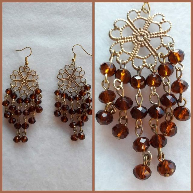 Orecchini con filigrane e cristalli marroni