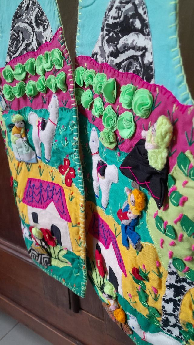 Gilet Perù con ricami d'arte
