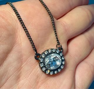 Gargantilla con brillante bisutería