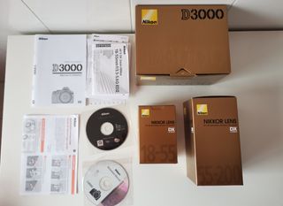 Cámara réflex Nikon D3100 con mochila de regalo