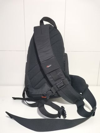 Cámara réflex Nikon D3100 con mochila de regalo