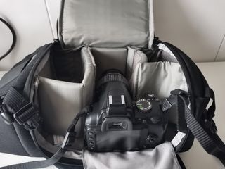 Cámara réflex Nikon D3100 con mochila de regalo