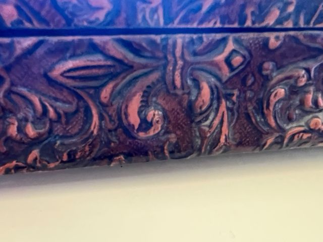 Caja de cuero antigua