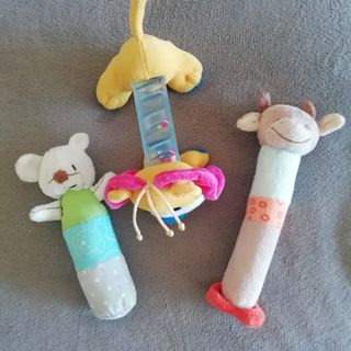Bebe sonajeros