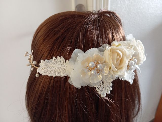 Tocado comunión, mirá mí perfil.