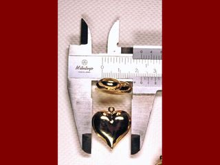 Cuore dorato in rilievo, cavo da 21 x 21mm