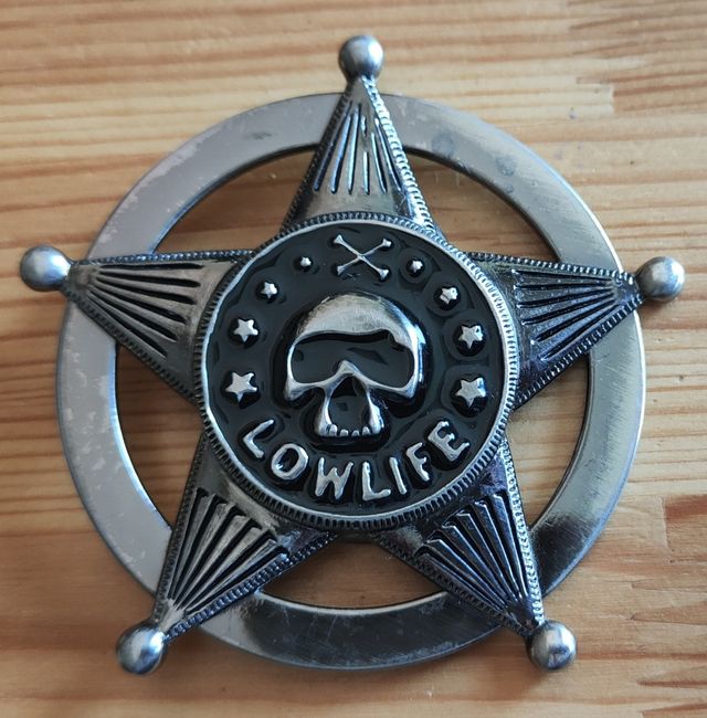 Hebilla Lowlife con calavera