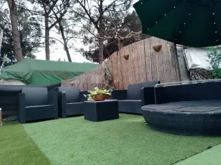 Caravana y parcela de alquiler en camping un 2x1