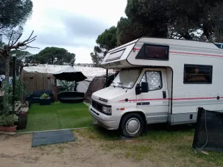 Caravana y parcela de alquiler en camping un 2x1