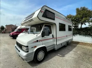 Caravana y parcela de alquiler en camping un 2x1