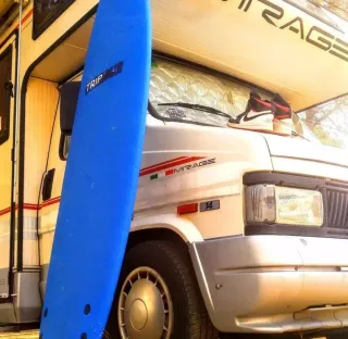 Caravana y parcela de alquiler en camping un 2x1