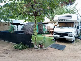 Caravana y parcela de alquiler en camping un 2x1
