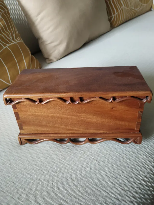 Cajitas de maderas nobles.