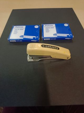 ANTIGUA GRAPADORA PETRUS LILIPUT METÁLICA