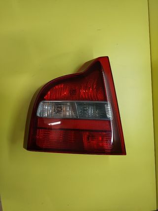 ✅PILOTO TRASERO IZQUIERDO VOLVO S80