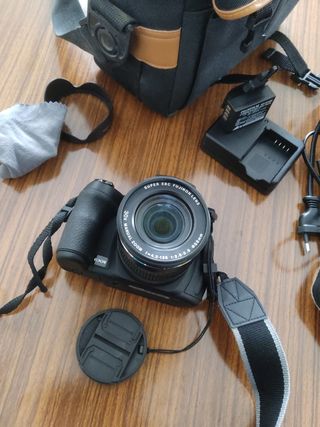 Cámara FUJIFILM HS30 EXR FINEPIX